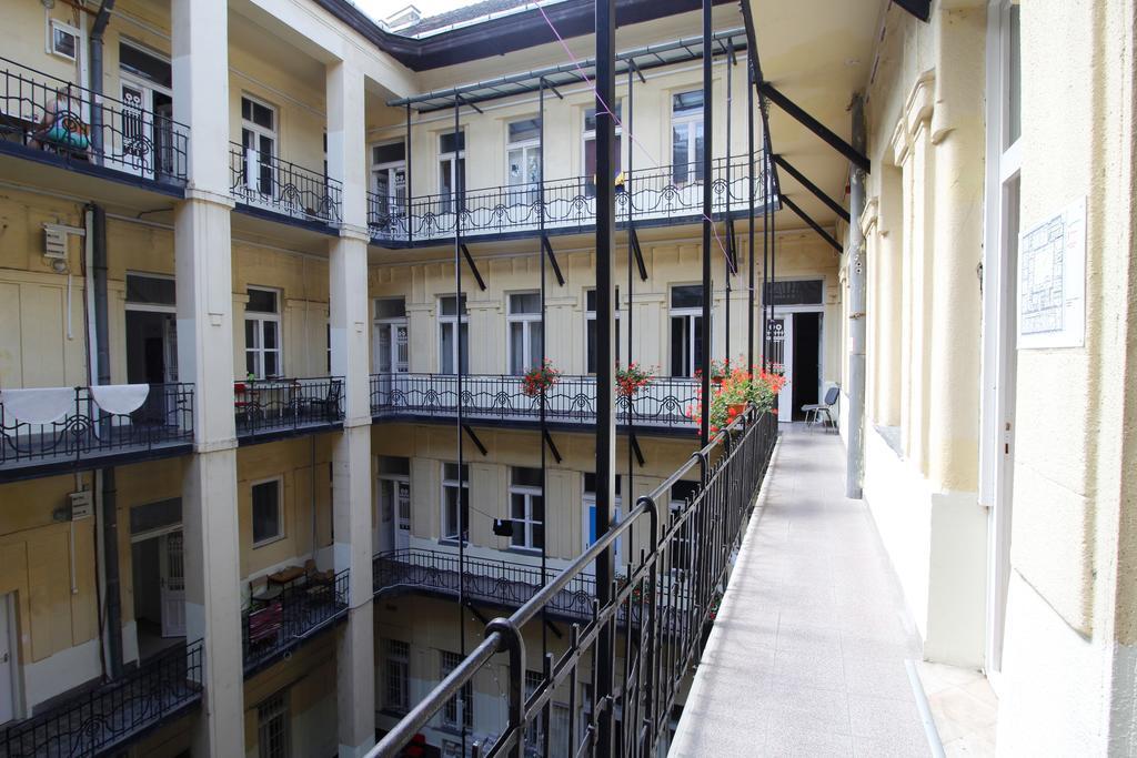 Dbc Hostel Budapesta Exterior foto