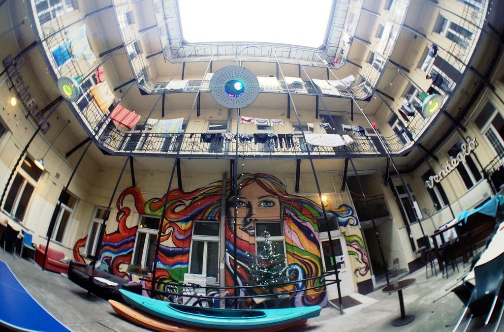Dbc Hostel Budapesta Exterior foto